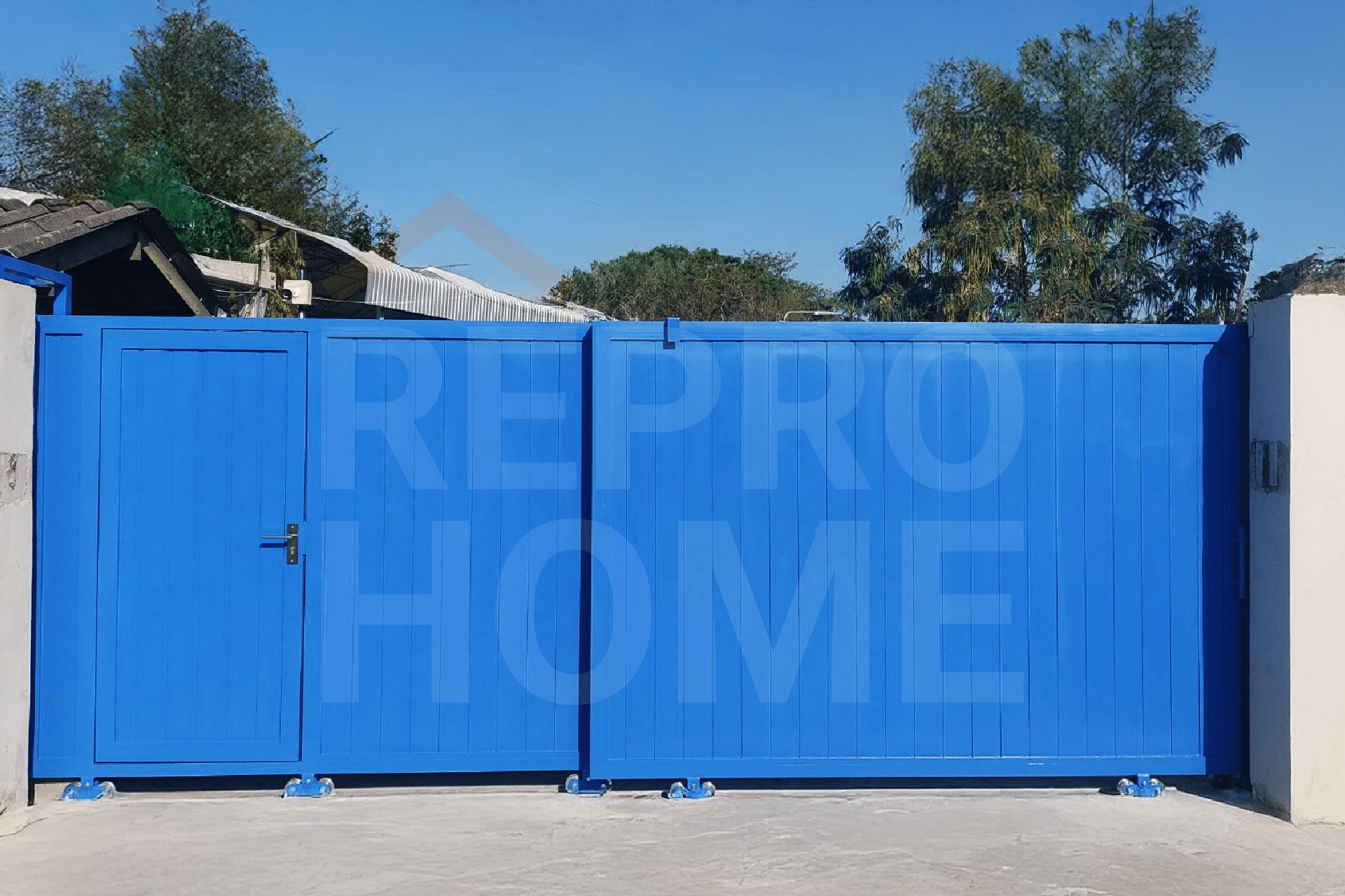 ประตูรั้วบ้าน บานเลื่อนซ้อนสอง สีฟ้า