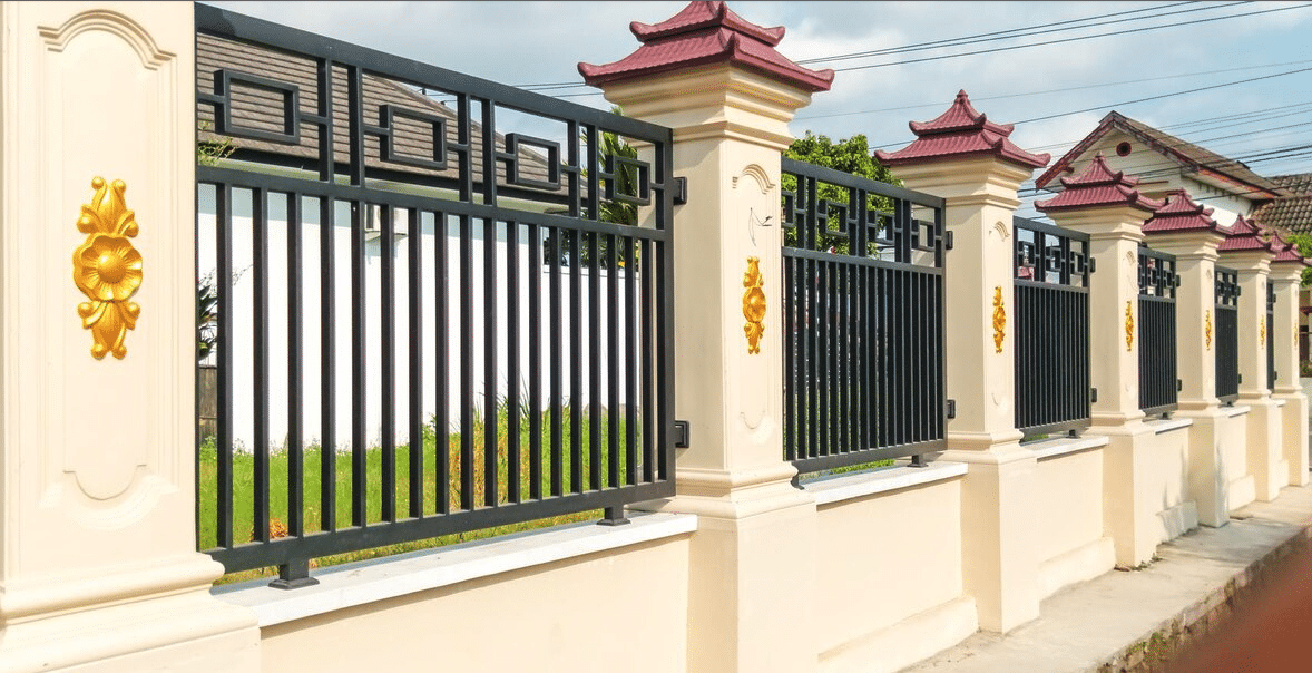 รํ้วโปร่ง เสาสีครีม