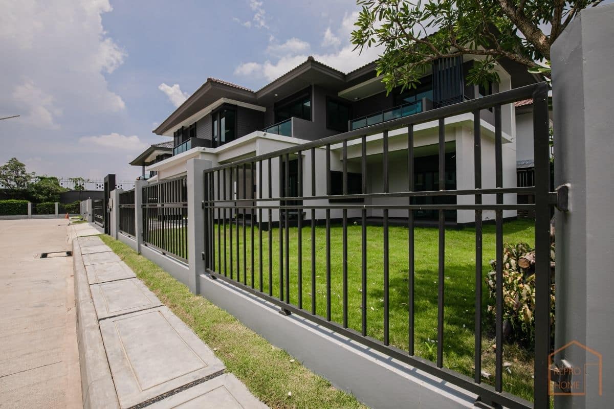 รั้วโปร่งเรโปรโฮม