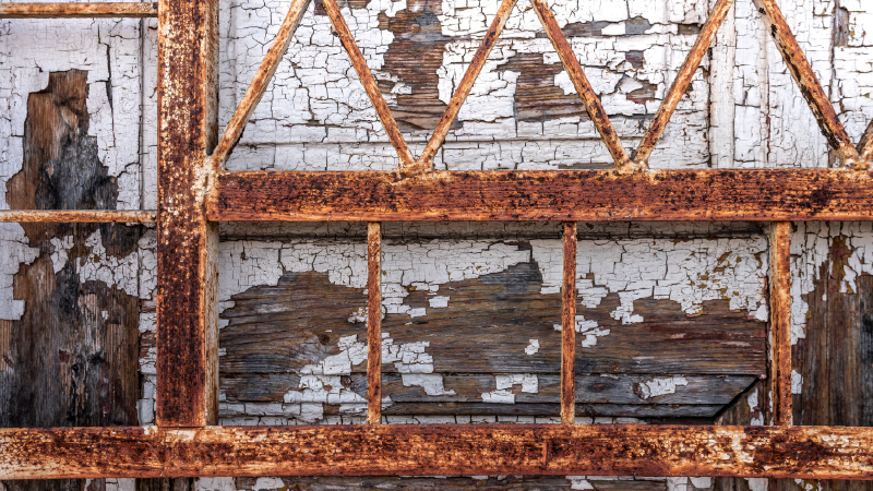 rust door